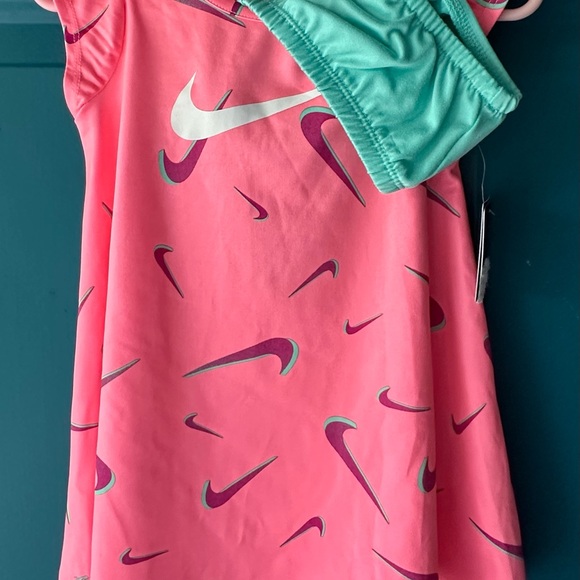 NWT NIKE swimset 12 month size - Picture 2 of 3